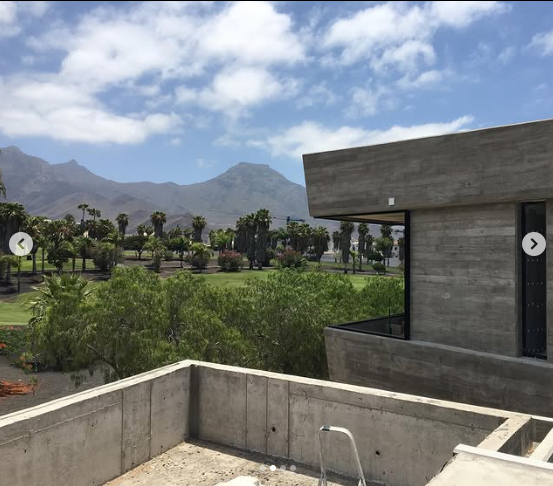 Fachada terraza exterior obra nueva vivienda